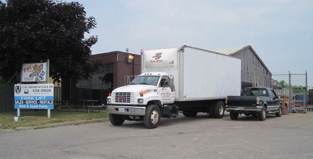 buildingwtruck.jpg